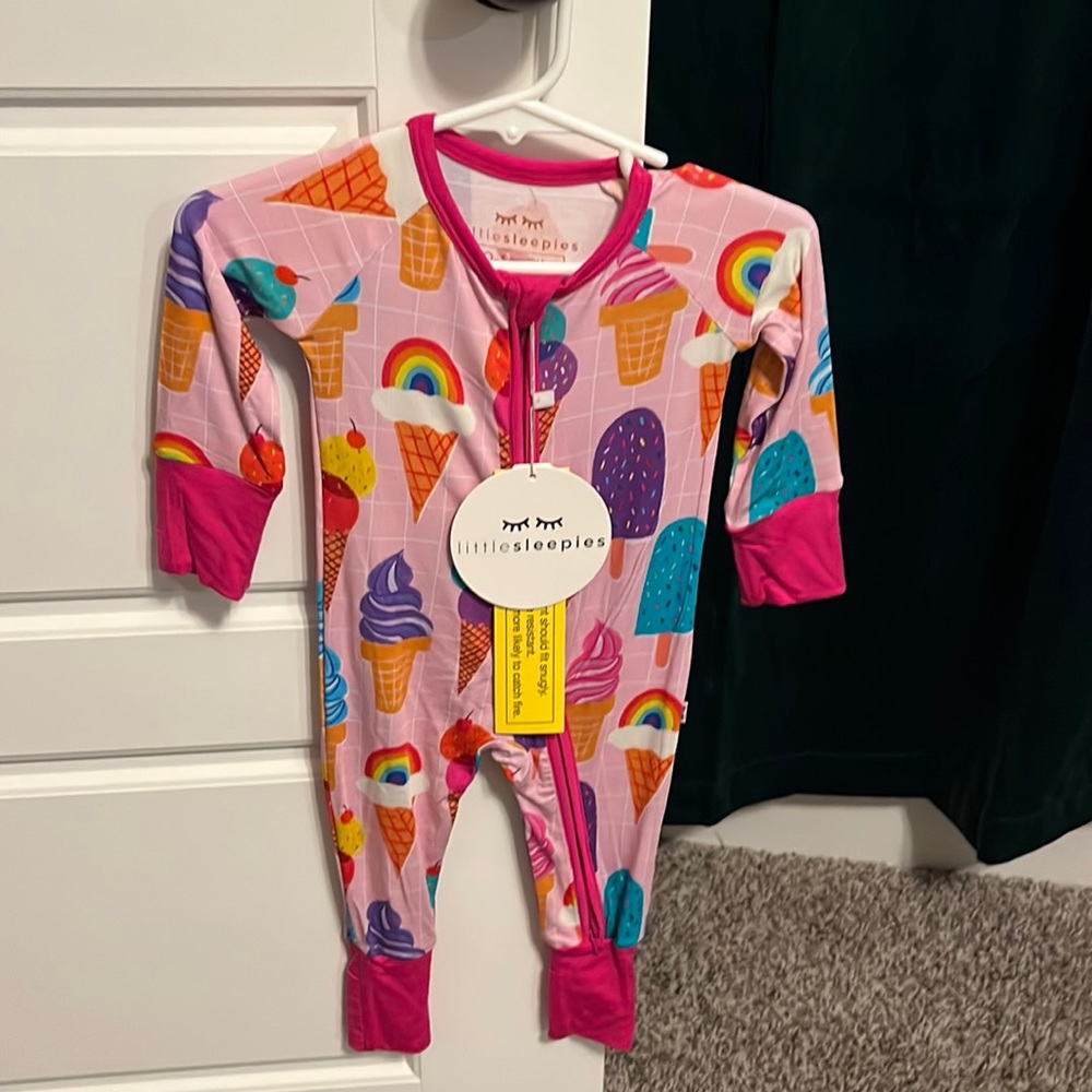 NWT Little Sleepies 0-3m Zippy
